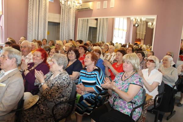Отчетный концерт «Клуба любителей песни» (5) Отчетный концерт «Клуба любителей песни» (5)