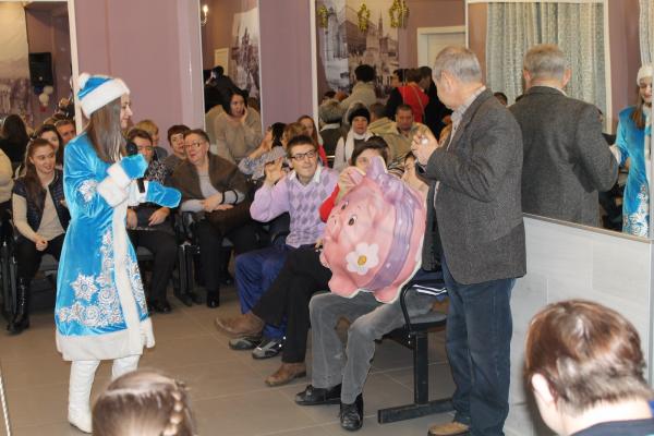новогодний голубой огонек (12)