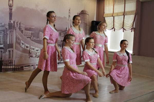 Праздничный концерт «Есть в женщине особая загадка» (12) Праздничный концерт «Есть в женщине особая загадка» (12)