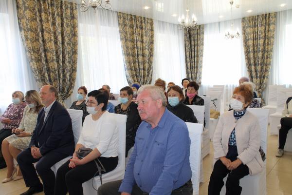 вручение памятных нагрудных знаков городского округа Самара (6)