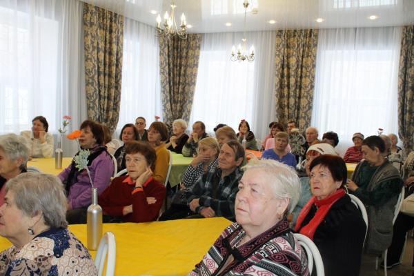 Выступление лауреата Грушинских фестивалей Александра Исаева (3) Выступление лауреата Грушинских фестивалей Александра Исаева (3)